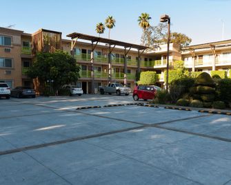 Best Western PLUS Glendale - Los Angeles - Building