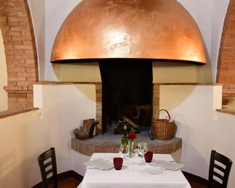 Lachiusa Tuscany - Montefollonico - Comedor