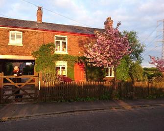 The Old Post Office B&B - Altrincham - Building