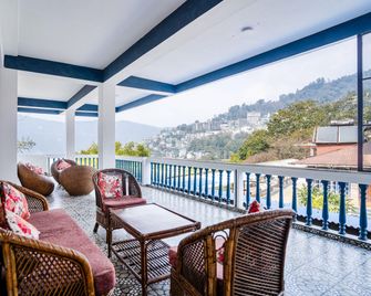 Sparrow Cherry Resort 2 min walk To MG Marg - Gangtok - Balcone