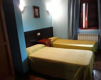 Apartamentos La Cena - Novales - Habitación