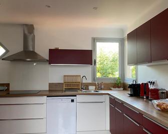 House / Villa with pool and garden 10 people near Ocean - Messanges - Cocina