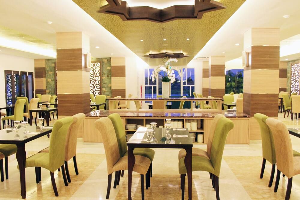 لورين شياريا هوتل سولو