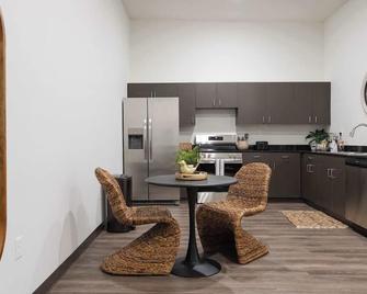 Aviator - 5 mi to XNA - 15 mi to DT Bentonville - Gentry - Cocina