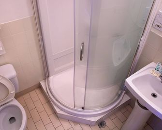 Hotel Casa Bella - Montreal - Bathroom