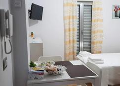 new house independent holiday center room - Reggio di Calabria - Makuuhuone