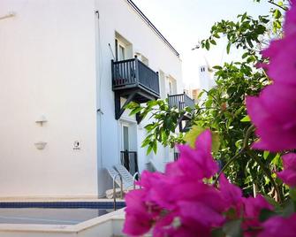 Emelce Apart - Bodrum - Outdoors view
