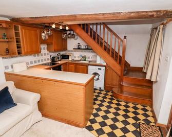 5A Waterfall Way - Market Harborough - Kitchen