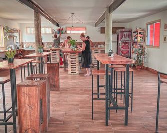 Compay Hostel La Pedrera - La Pedrera - Bar