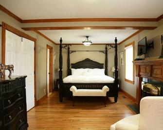 The Red Fox Inn by Cummins Falls / Baxter / Cookeville - Baxter - Bedroom