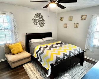 Comfy 3-bedroom house, 5 mins from Airport and 7 mins from Graceland - Memphis - Kamar Tidur