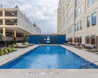 Regal Stays Corporate Condos - Downtown - Dallas - Piscina
