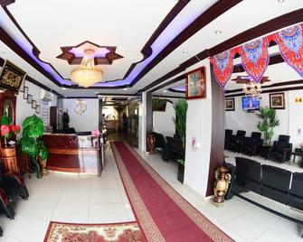 Al Eairy Furnished Apartments Dammam 3 - Dammam - Front desk
