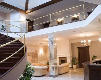Park Hotel - Ijevsk - Lobby