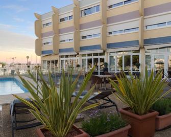 The Originals Boutique, Hôtel Neptune, Montpellier Sud (Inter-Hotel) - Carnon - Building