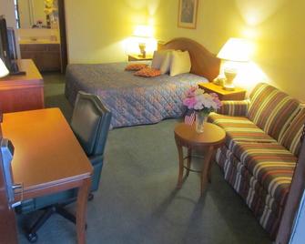 Travel Inn & Suites - Frankfort - Bedroom