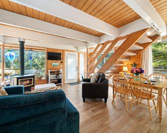 Blue Pearl Mca#278 - Manzanita - Living room