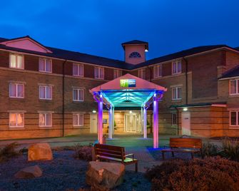 Holiday Inn Express Stirling By IHG - Stirling - Building