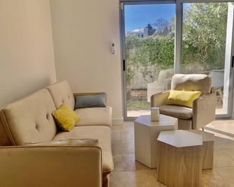 La Reposee, Bas De Villa En Plein Coeur - Vence - Living room
