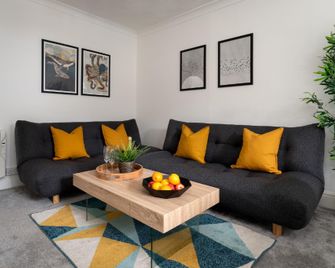 Brand New! Torquay Heights Luxury Apartments - Torquay - Living room