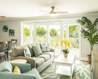 4-Bed, 4.5 Bath Condo & Bayfront Suites - No Cleaning Fee (Non-Waterfront) - Key West - Living room