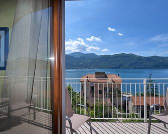 B&b-Foresteria Casa Della Musica Lake Como - Mandello del Lario - Balcón