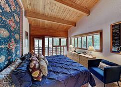 Slopeside Penthouse | 2 Mountain-View Balconies, Fireplace & Covered Parking - Taos Ski Valley - Bedroom