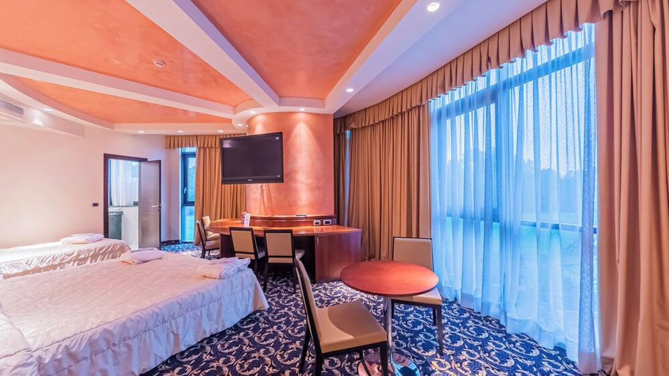 Dado Hotel International