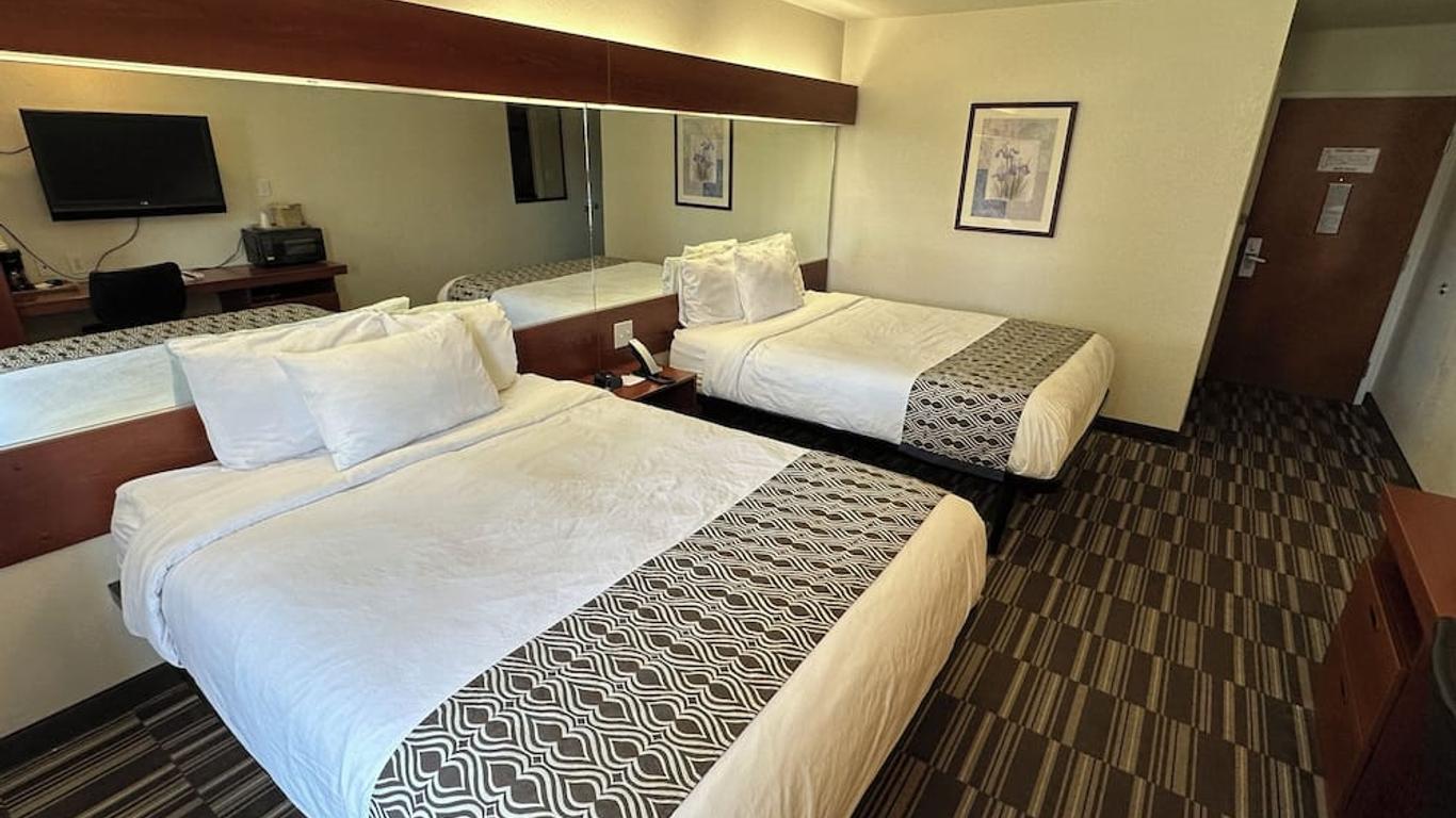 Microtel Inn & Suites by Wyndham Miami