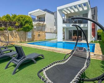 Luxury villa with private pool - Kusadasi - Pool