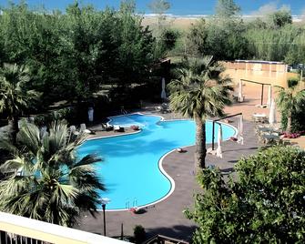 Hotel Acquario - Vasto - Pool