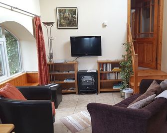 The Perfect Place To Do Nothing ! - New Ross - Living room
