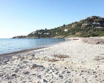 Chambre d'hôtes les Oliviers - Torre delle Stelle - Playa