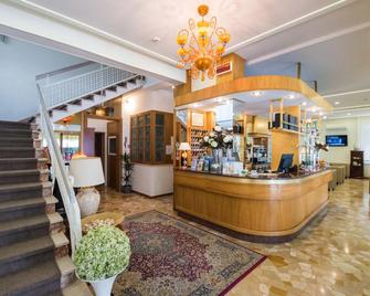 Hotel Touring - Jesolo - Front desk