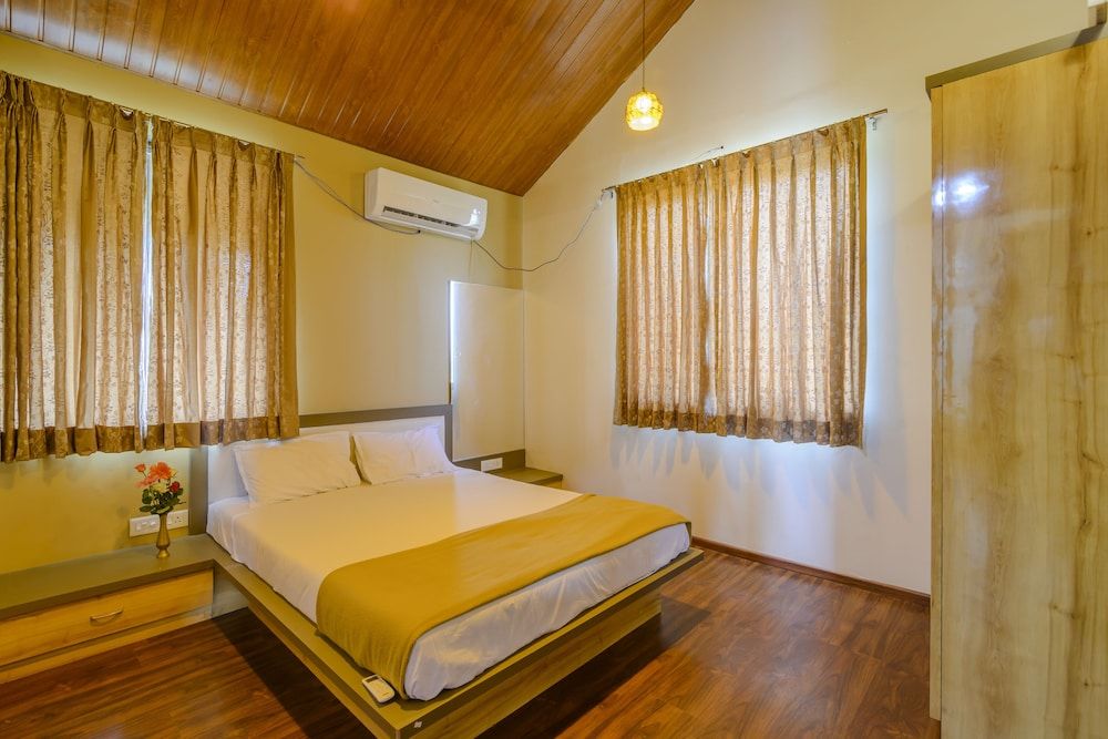 Lake View Holiday Villa Near Sula Vine Yard With 3 Bdrms - Nashik - Bedroom