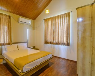Lake View Holiday Villa Near Sula Vine Yard With 3 Bdrms - Nashik - Bedroom