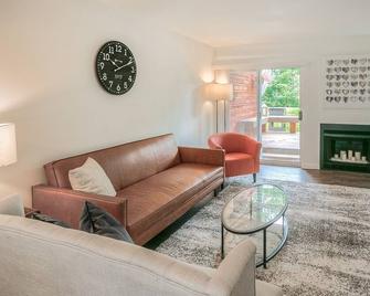 Moon River Suites #5 - North Bend - Sala de estar