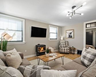 The White House on Main Street - Buckley - Sala de estar