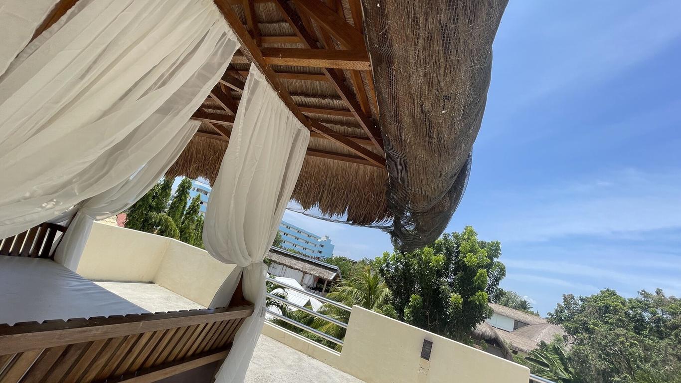 Palms Cove Resort