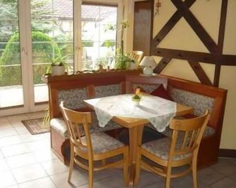 Ferienwohnungen-Roder-Ferienwohnung-I - Freiburg im Breisgau - Dining room