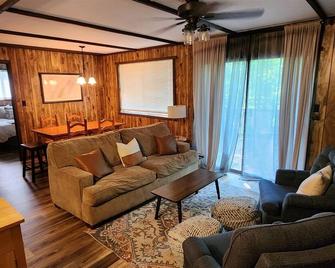 Hillside Haven - New Market - Living room