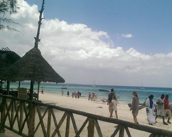 Union Beach Bungalows - Nungwi - Playa