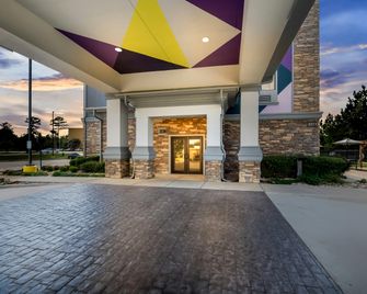Spark by Hilton Longview - Longview - Building