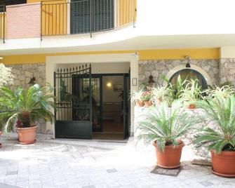 Le Tartarughe Aparthotel - Letojanni - Vista del exterior