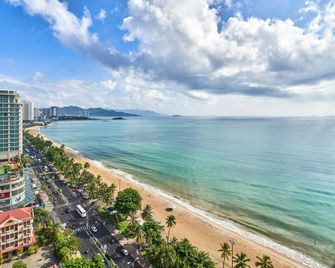 Sheraton Nha Trang Hotel & Spa - Nha Trang - Beach