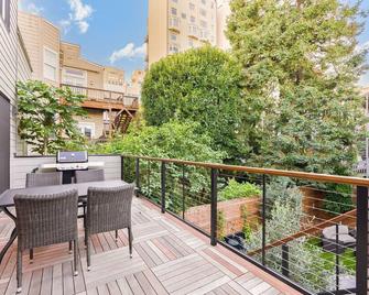 Luxury 3BR 2 BA Apartment in amazing Cow Hollow Pacific Heights neighborhood - San Francisco - Balkon