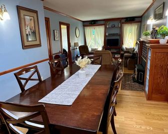 Green View Place - Pentwater - Dining room