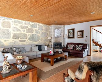 Casa de Campo do Telhado Caldelas - Caldelas - Sala de estar