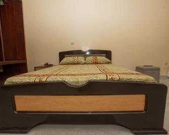 Appartement 1 lit 2 Place Avec Douche Personel Ideal Pour 2 Personnes - Porto Novo - Bedroom
