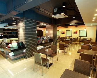 سيمفوني سويتس - إيبوه - مطعم